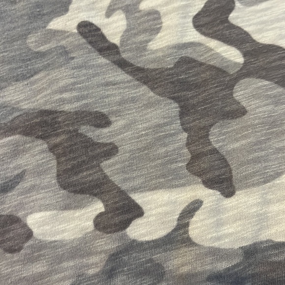 american eagle oversized t shirt, size XS - Picture 3 of 3